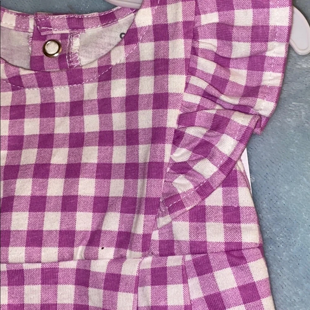 Carter’s NWT lot of rompers size 3‎ months